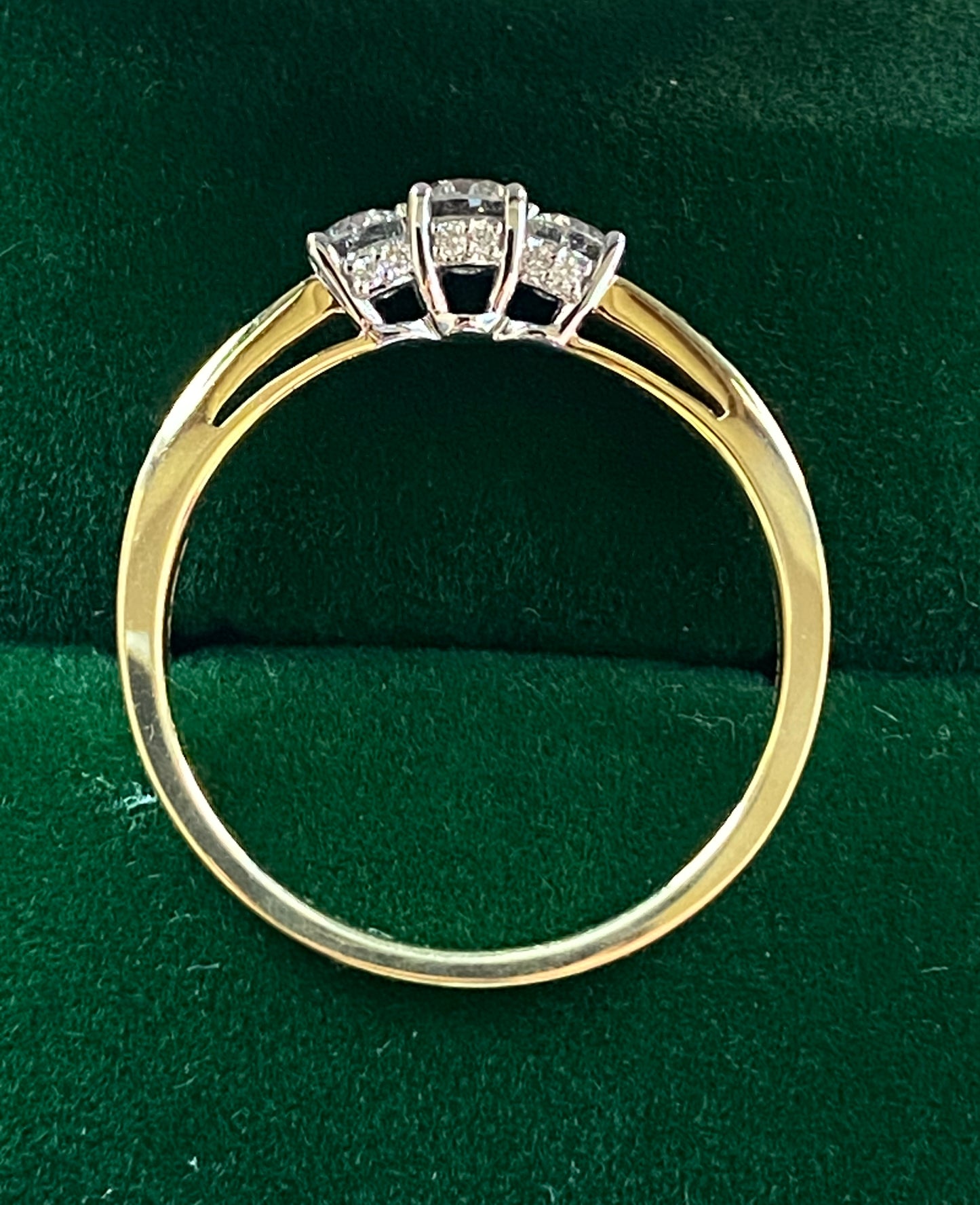Trilogy-Verlobungsring aus 18-karätigem Gelbgold und Diamanten, 0,5 CTW (Größe Q)