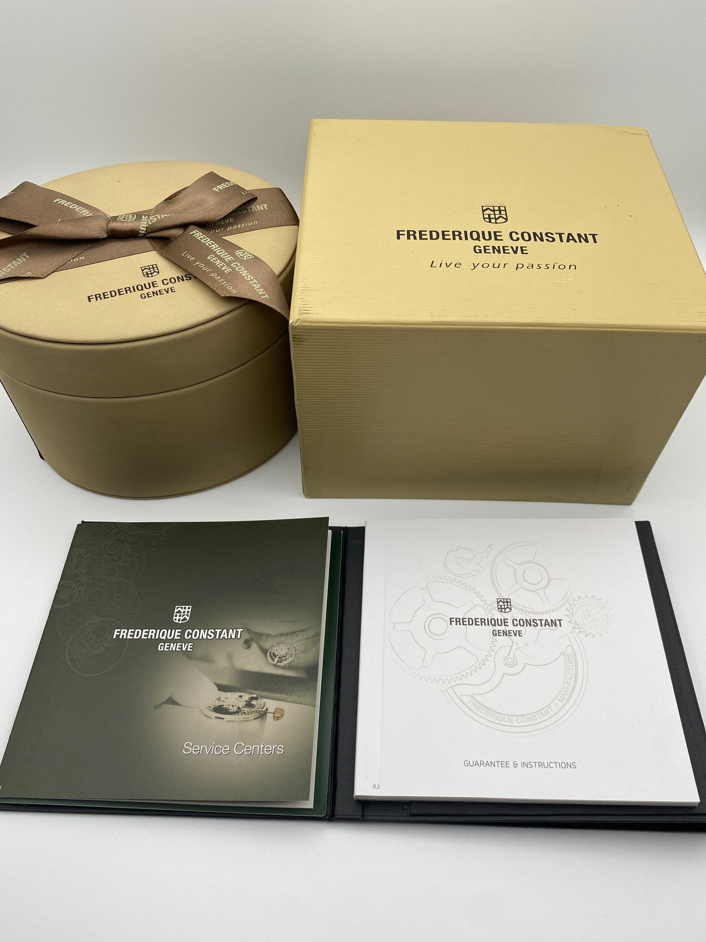 Frederique Constant Art Deco MOP 30 mm Damenuhr (FC-200MPW2AR2B)