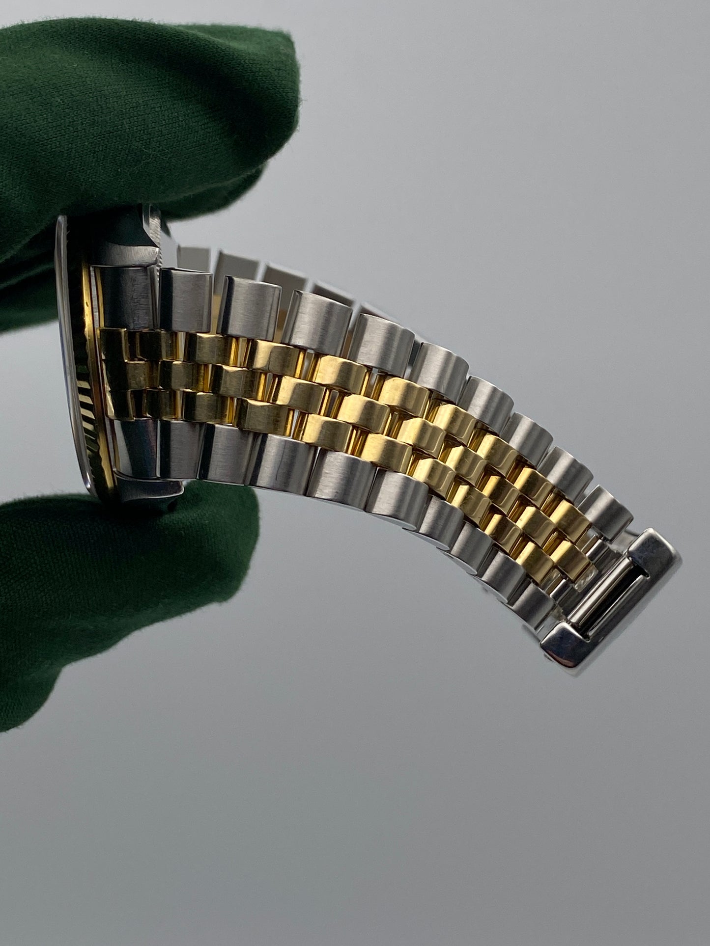 Rolex Datejust 16233, Champagne Factory “Big Stone” Diamond Dial (1995)