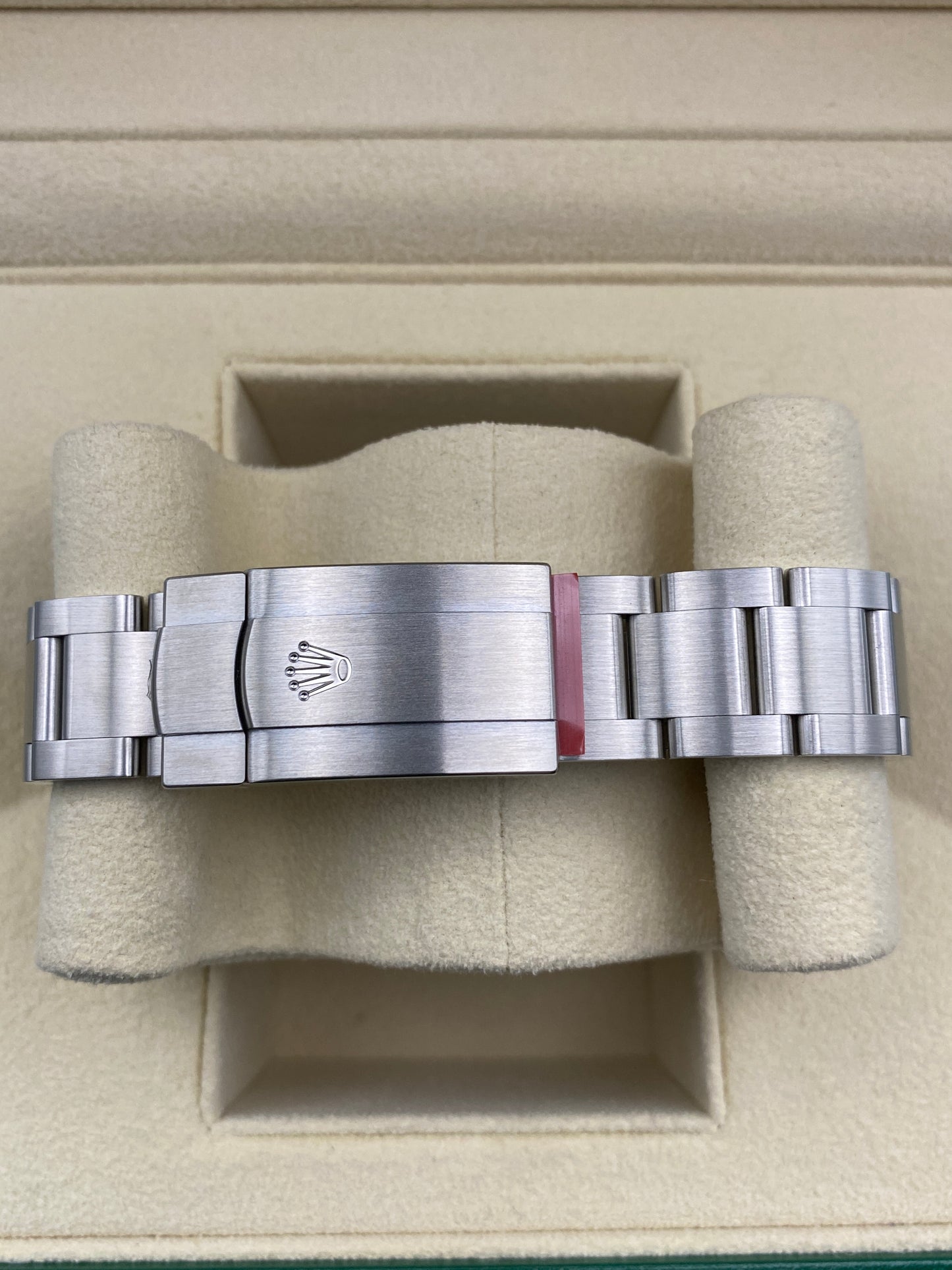 Rolex Oyster Perpetual 41 124300 Green Dial 2023 Full Set | Warranty 2028