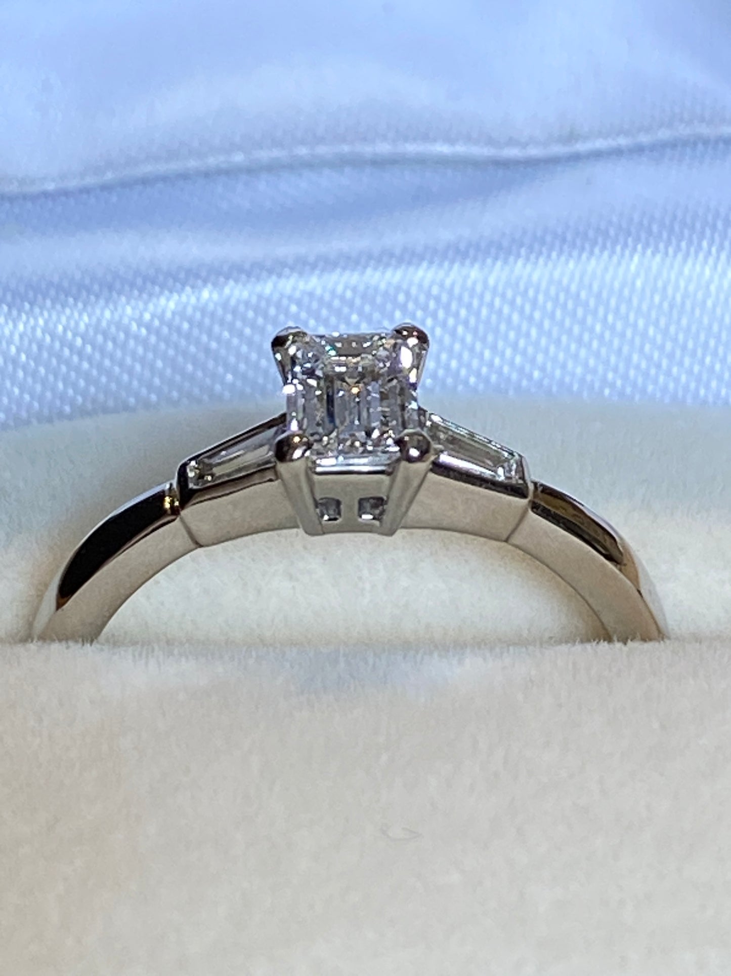Platinum Emerald-Cut & Baguette Diamond Ring – 0.80ct Total | Pre-Owned | Ring Size: UK M