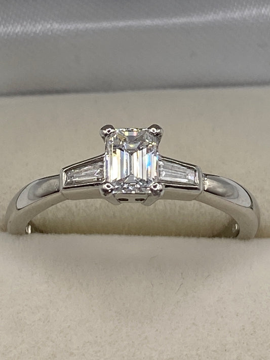 Platinum Emerald-Cut & Baguette Diamond Ring – 0.80ct Total | Pre-Owned | Ring Size: UK M