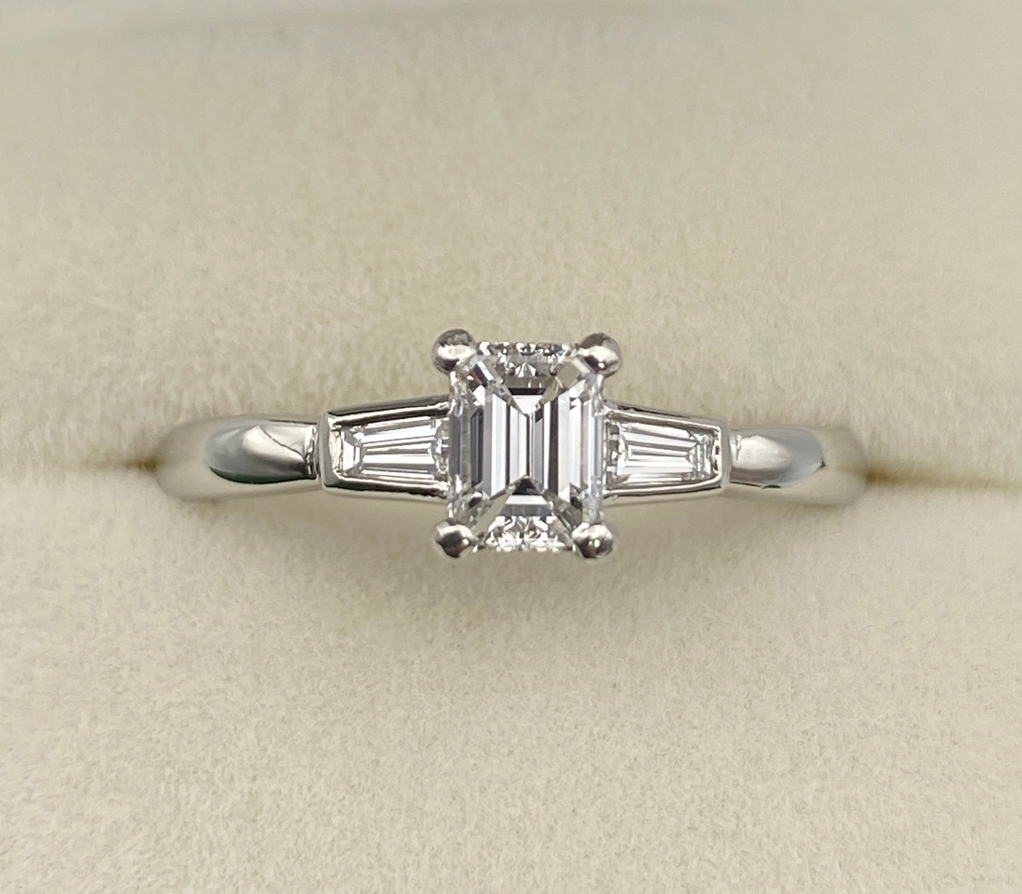 Platinum Emerald-Cut & Baguette Diamond Ring – 0.80ct Total | Pre-Owned | Ring Size: UK M