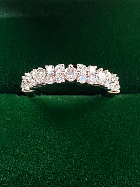 Platin-Ewigkeitsring mit 0,75 ct Diamantblume (Größe J) 