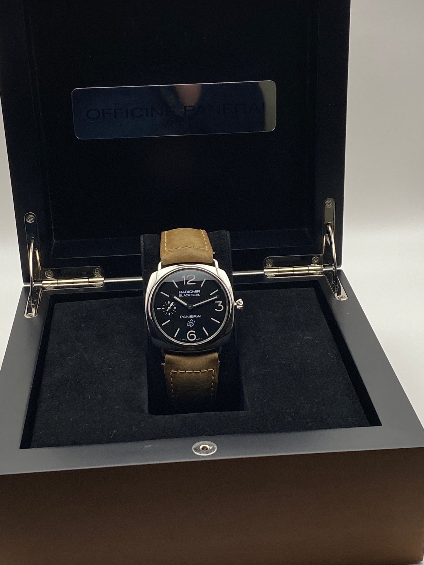 Panerai Radiomir Black Seal – PAM00380 – 45mm – 2013 – Full Set